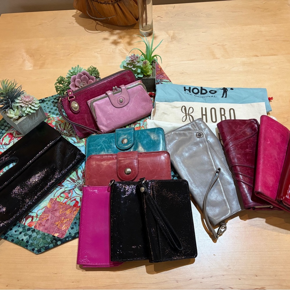 HOBO Metallic Gray Wristlet Clutch - Picture 4 of 4